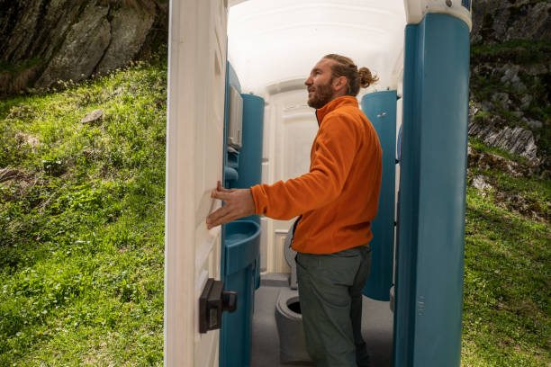Portable Toilet Options We Offer in Cannon Af, NM